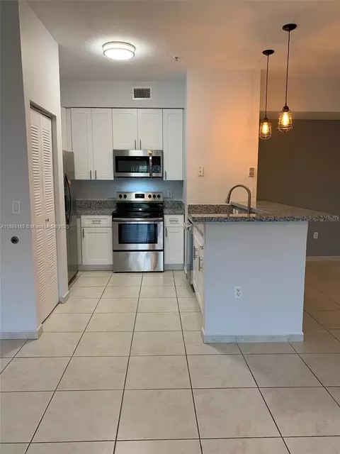7290 NW 114th Ave #307-7, Doral, FL 33178