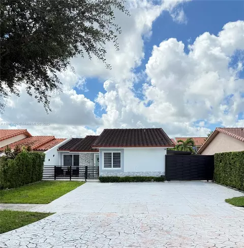 11542 SW 5th St, Sweetwater, FL 33174