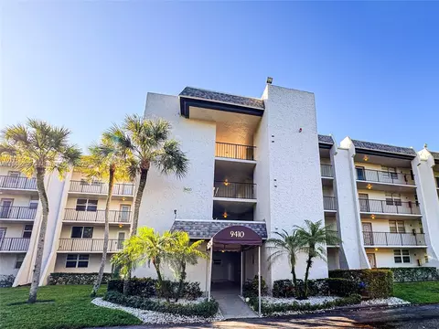 9410 Poinciana Pl #405, Davie, FL 33324