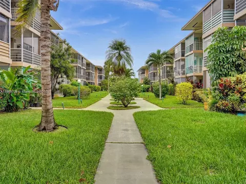 1395 NE 167th St #315, Miami, FL 33162