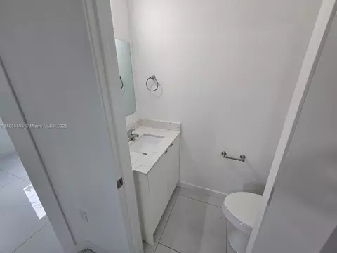 Bath - 2771 NW 43rd Ter, Miami, FL 33142 photo 2 of 2