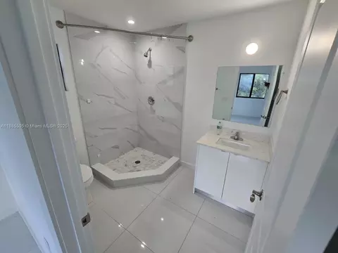 Bath - 2771 NW 43rd Ter, Miami, FL 33142 photo 1 of 2