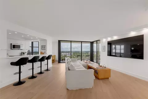4000 Towerside Ter #2211, Miami, FL 33138