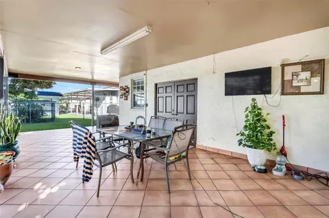 Exterior - 280 E 39th St, Hialeah, FL 33013 photo 2 of 15