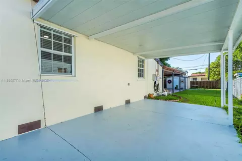 Exterior - 280 E 39th St, Hialeah, FL 33013 photo 4 of 15