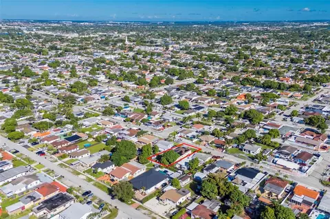 View/Area - 280 E 39th St, Hialeah, FL 33013 photo 6 of 13