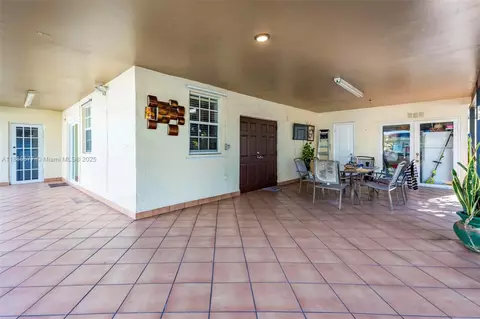 Exterior - 280 E 39th St, Hialeah, FL 33013 photo 8 of 15