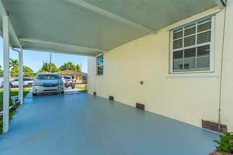 Exterior - 280 E 39th St, Hialeah, FL 33013 photo 6 of 15