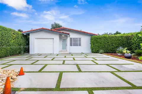 2121 Red Rd, Miami, FL 33155