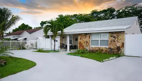 751 SE 8th St, Hialeah, FL 33010
