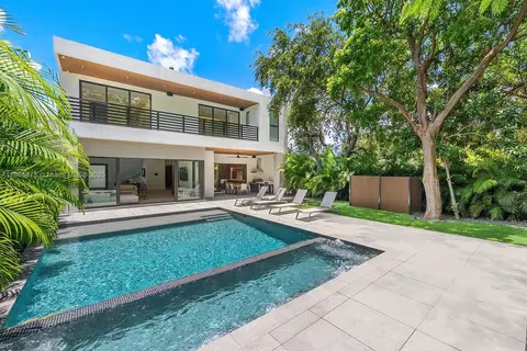 260 NW 47th St, Miami, FL 33127