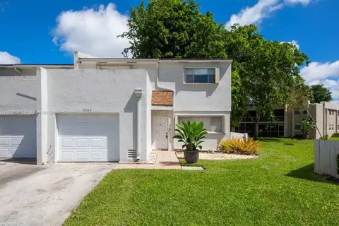 8662 Bridle Path Ct #115A, Davie, FL 33328