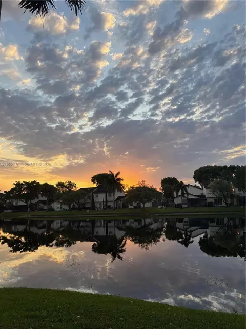 317 NW 109th Ave, Pembroke Pines, FL 33026
