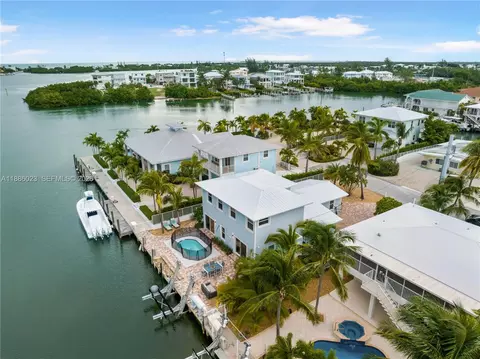 511 4th St, Key Colony, FL 33051