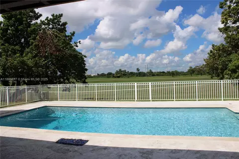 16100 W Prestwick Pl, Miami Lakes, FL 33014 photo 2