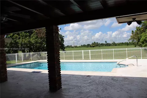 16100 W Prestwick Pl, Miami Lakes, FL 33014 photo 3