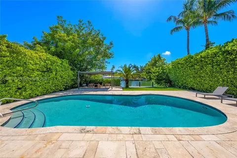 410 S Shore Dr, Miami Beach, FL 33141