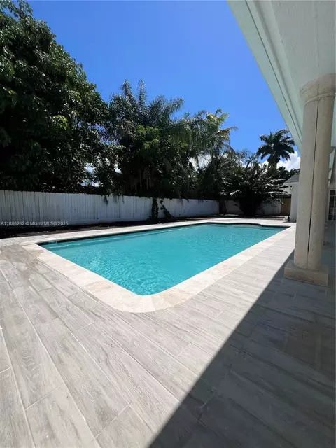 19771 SW 84th Ave, Cutler Bay, FL 33189