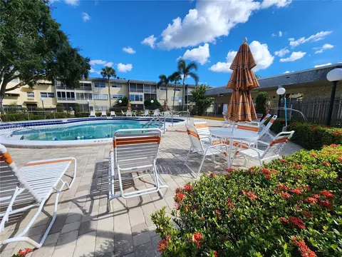 4431 NW 16th St #H109, Lauderhill, FL 33313