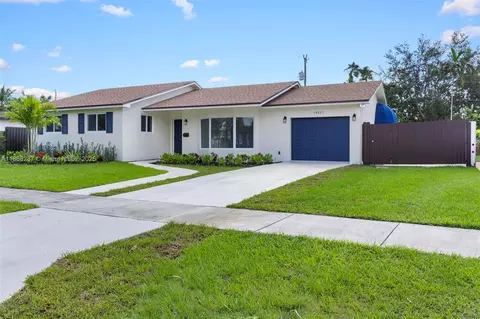 19221 SW 92nd Rd, Cutler Bay, FL 33157