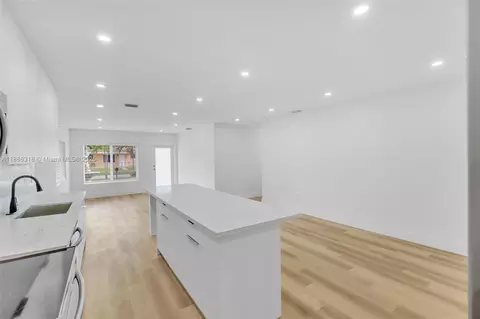 924 W 28th St, Hialeah, FL 33010 photo 7