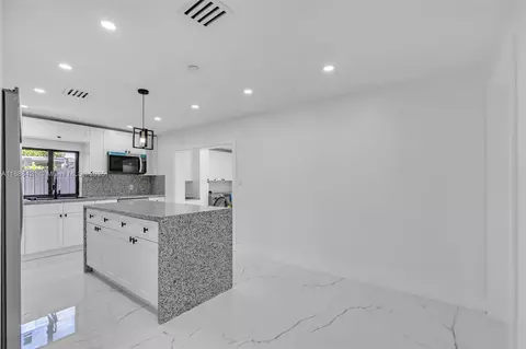 533 E 61st St, Hialeah, FL 33013 photo 9