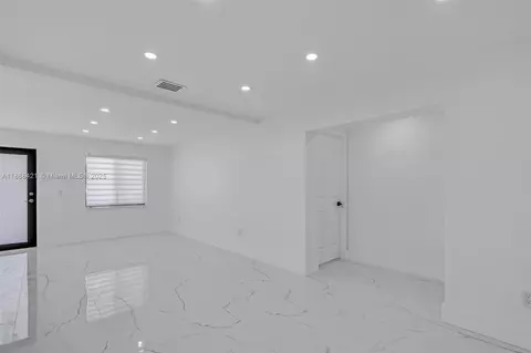 533 E 61st St, Hialeah, FL 33013 photo 8