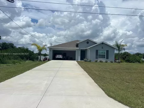 153 Pembroke St, Lehigh Acres, FL 33974