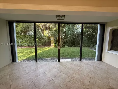 900 SW 142nd Ave #101L, Pembroke Pines, FL 33027