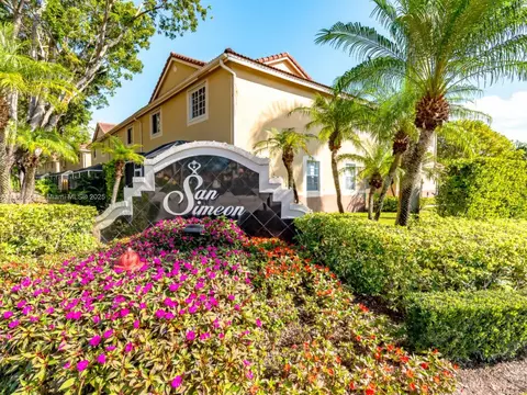 3738 San Simeon Cir, Weston, FL 33331