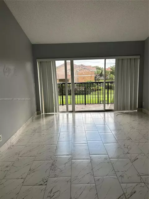 8801 Wiles Rd #306, Coral Springs, FL 33067
