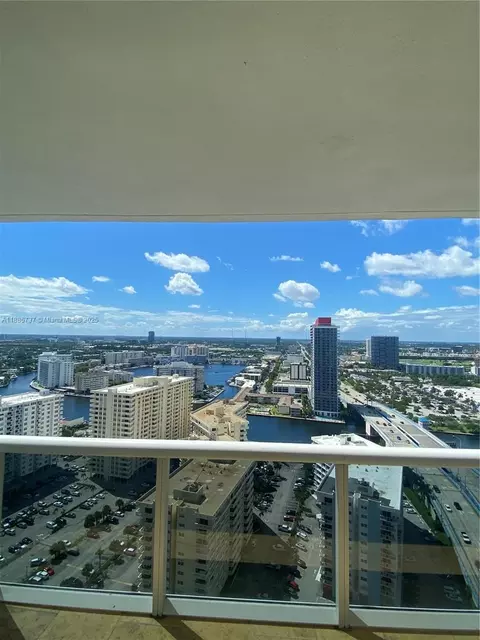 1800 S Ocean Dr #2909, Hallandale Beach, FL 33009