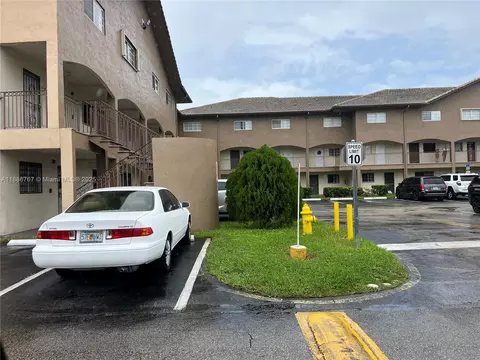 8851 NW 119 St #5222, Hialeah Gardens, FL 33018