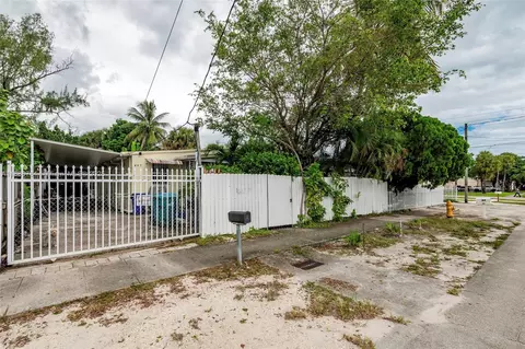 807 NW 109th St, Miami, FL 33168