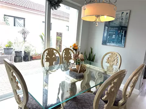 18247 NW 88th Pl, Hialeah, FL 33018 photo 9