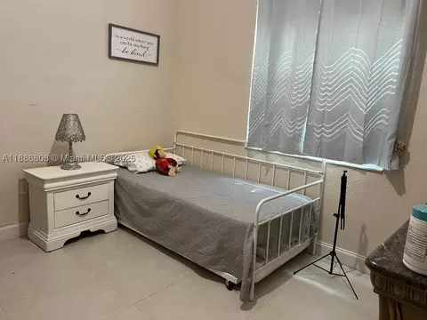 18247 NW 88th Pl, Hialeah, FL 33018 photo 32