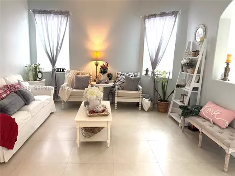 18247 NW 88th Pl, Hialeah, FL 33018 photo 5