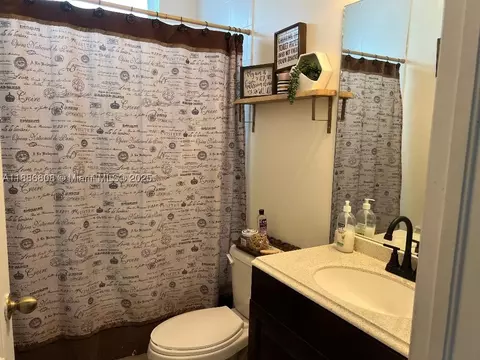 18247 NW 88th Pl, Hialeah, FL 33018 photo 27