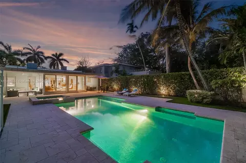 3435 Royal Palm Ave, Miami Beach, FL 33140