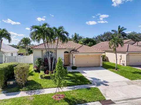 2034 NW 145th Ave, Pembroke Pines, FL 33028