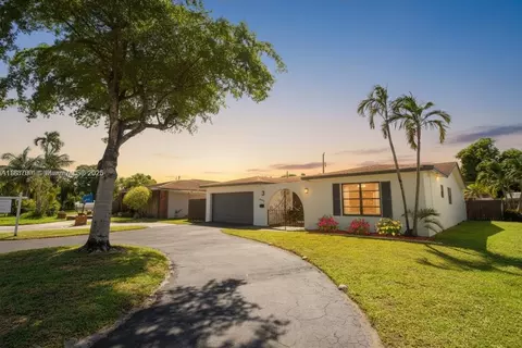 8544 Long Acre Dr, Miramar, FL 33025