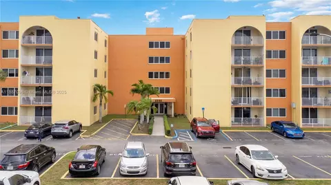 6990 NW 186th St #4-511, Hialeah, FL 33015