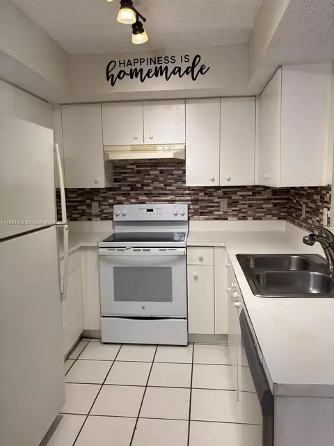 5510 NW 61st St #112, Coconut Creek, FL 33073