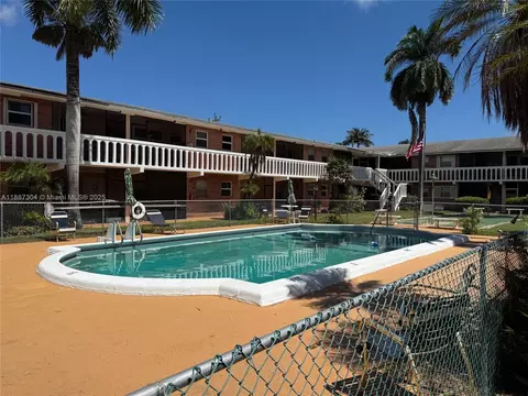 160 NE 8th Ave #25A, Hallandale Beach, FL 33009