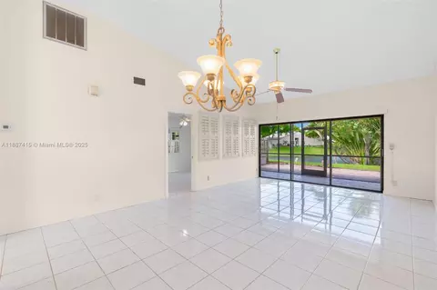 Living - 5145 E Lakes Dr, Pompano Beach, FL 33064 photo 3 of 6