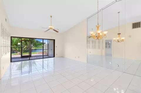 Living - 5145 E Lakes Dr, Pompano Beach, FL 33064 photo 2 of 6