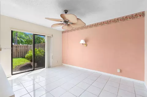 Bedroom - 5145 E Lakes Dr, Pompano Beach, FL 33064 photo 2 of 5