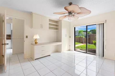 Bedroom - 5145 E Lakes Dr, Pompano Beach, FL 33064 photo 4 of 5