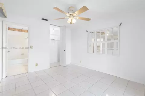 Bedroom - 5145 E Lakes Dr, Pompano Beach, FL 33064 photo 5 of 5