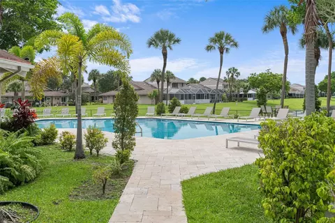 Exterior - 5145 E Lakes Dr, Pompano Beach, FL 33064 photo 9 of 10
